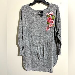 Kristin Nicole Long-sleeve tunic with flower embroidery size 2X